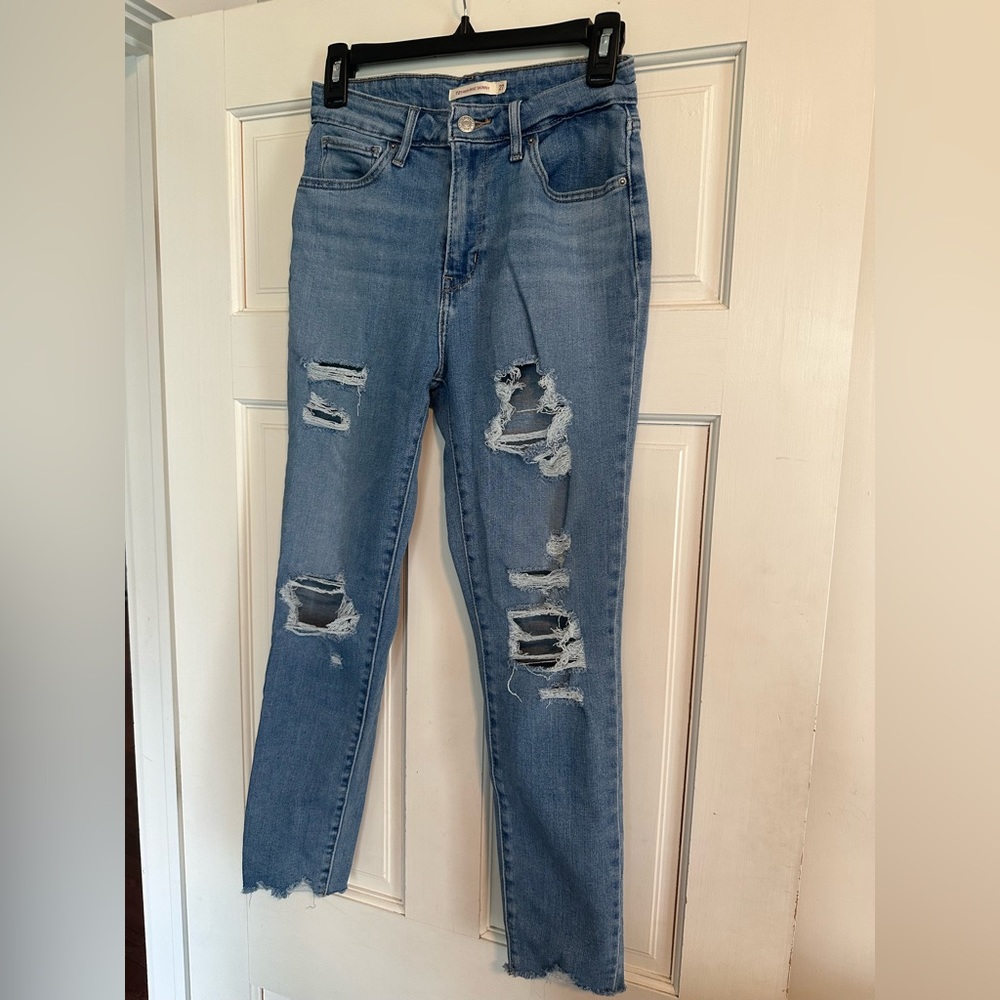 Levi’s 721 Distressed Skinny Jeans